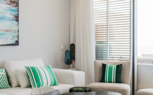 Apartamento de 3 dormitorios en Estepona Playa