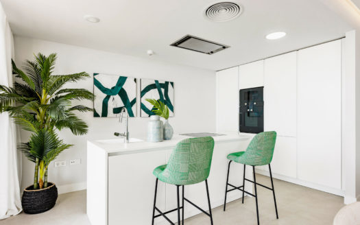 Apartamento de 3 dormitorios en Estepona Playa