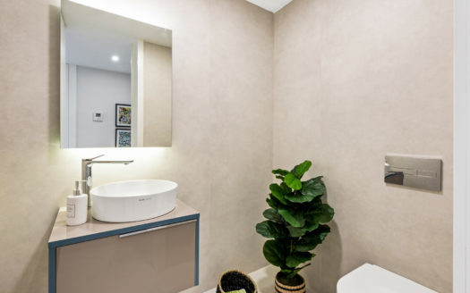 Apartamento de 3 dormitorios en Estepona Playa