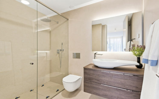 Apartamento de 3 dormitorios en Estepona Playa