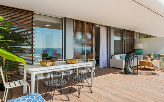 Apartamento de 3 dormitorios en Estepona Playa
