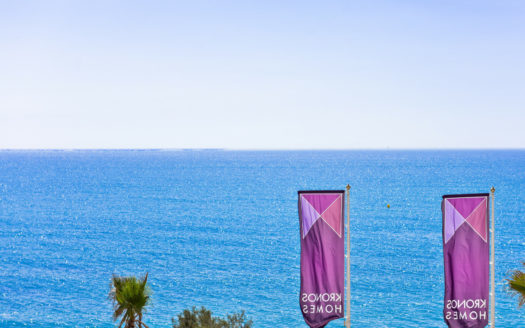 Apartamento de 3 dormitorios en Estepona Playa