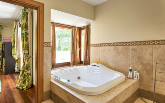 Villa de 5 dormitorios en Altos de Puente Romano