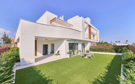 Adosado de 3 dormitorios en Nueva Milla de Oro