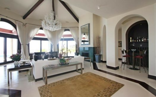5 bedrooms Villa in Altos de los Monteros