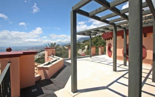 5 bedrooms Villa in Altos de los Monteros