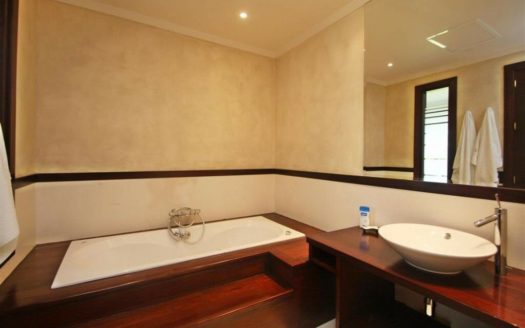 5 bedrooms Villa in Altos de los Monteros
