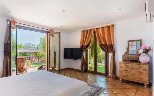 Villa de 6 dormitorios en  Benahavis