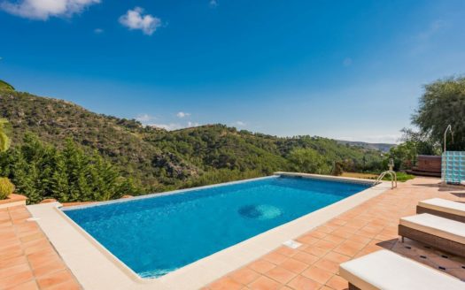Villa de 6 dormitorios en  Benahavis