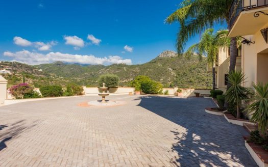 Villa de 6 dormitorios en  Benahavis