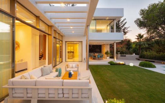 Villa de 4 dormitorios en Nueva Andalucia