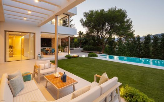 Villa de 4 dormitorios en Nueva Andalucia