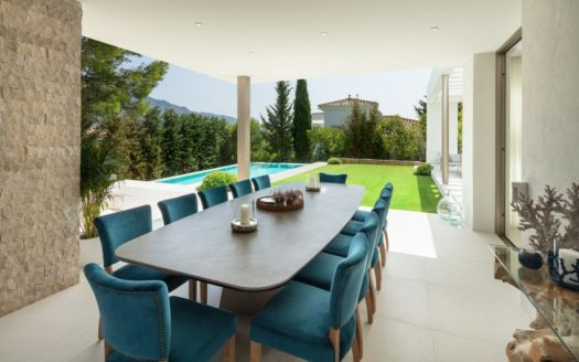 Villa de 4 dormitorios en Nueva Andalucia