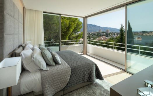 Villa de 4 dormitorios en Nueva Andalucia