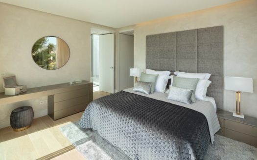 Villa de 4 dormitorios en Nueva Andalucia