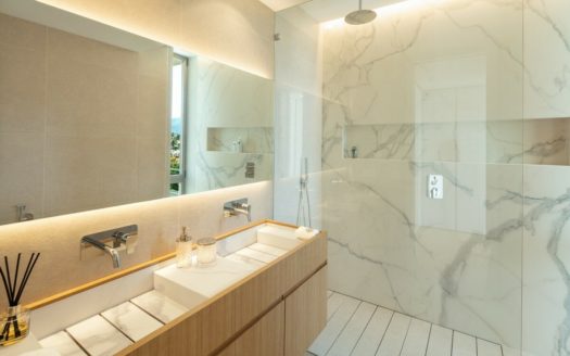 Villa de 4 dormitorios en Nueva Andalucia