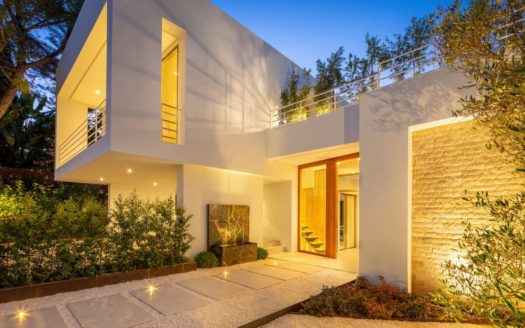 Villa de 4 dormitorios en Nueva Andalucia