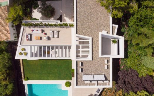 Villa de 4 dormitorios en Nueva Andalucia