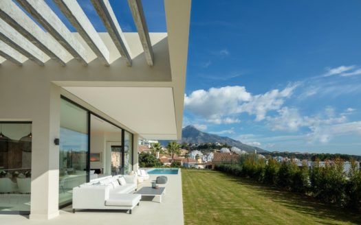 5 bedrooms Villa in Nueva Andalucia