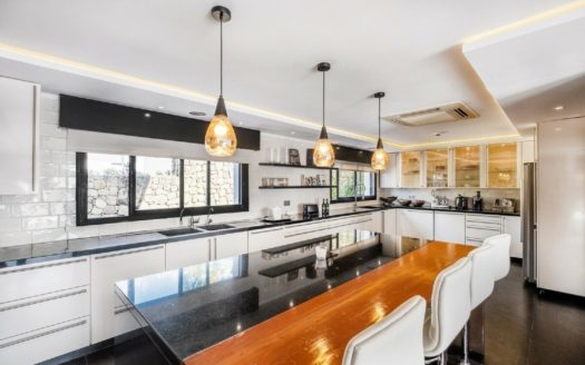 6 bedrooms Villa in Nueva Andalucia