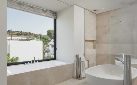 6 bedrooms Villa in Nueva Andalucia