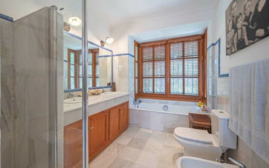 Villa de 4 dormitorios en Benahavis