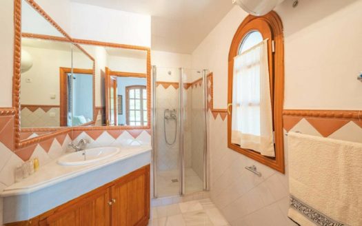 Villa de 4 dormitorios en Benahavis