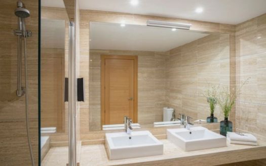 Apartamento de 3 dormitorios en Benahavis