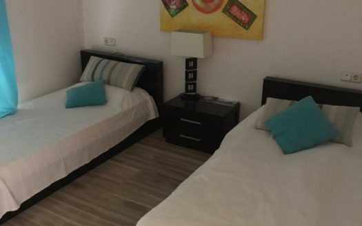 Ático de 4 dormitorios en Elviria