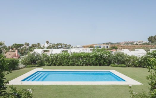 Villa de 6 dormitorios en Nueva Andalucia