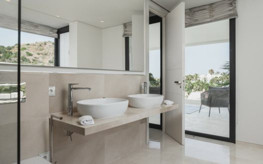 Villa de 6 dormitorios en Nueva Andalucia