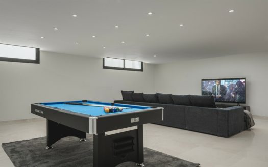 Villa de 6 dormitorios en Nueva Andalucia