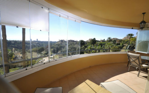 Apartamento de 2 dormitorios en Elviria Hills