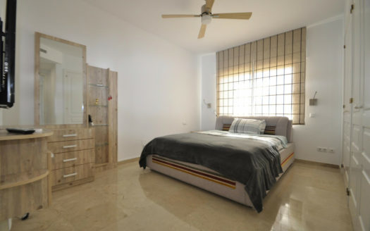 Apartamento de 2 dormitorios en Elviria Hills