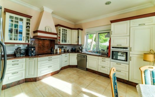 6 bedrooms Villa in Benahavis