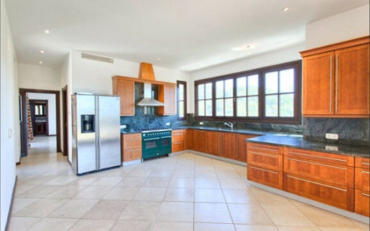 Villa de 4 dormitorios en  Benahavis