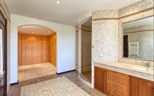 Villa de 4 dormitorios en  Benahavis