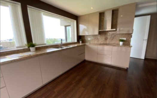 Villa de 4 dormitorios en Benahavis