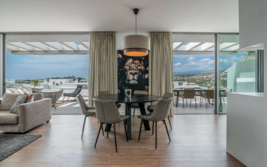 3 bedrooms Apartment in Benahavis