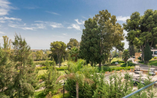 3 bedrooms Apartment in Benahavis