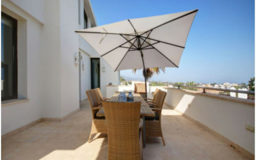 3 bedrooms Apartment in Benahavis