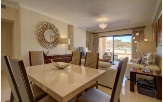 2 bedrooms Apartment in Benahavis