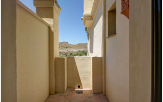 2 bedrooms Apartment in Benahavis