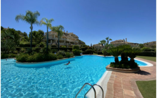 2 bedrooms Apartment in Benahavis