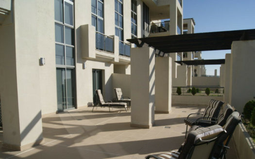 Apartamento de 3 dormitorios en  Benahavis