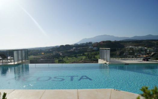 Apartamento de 3 dormitorios en  Benahavis
