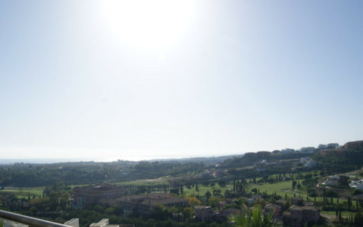 Apartamento de 3 dormitorios en  Benahavis
