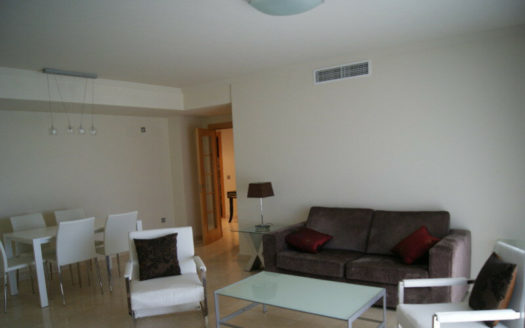 Apartamento de 3 dormitorios en  Benahavis