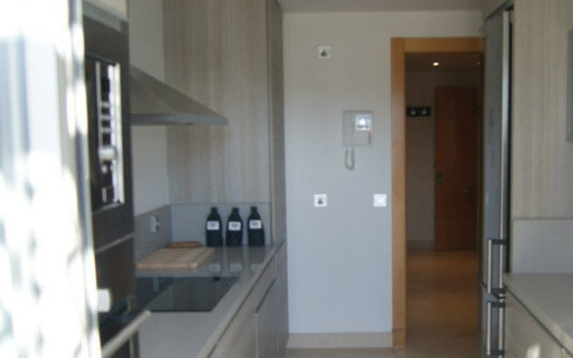 Apartamento de 3 dormitorios en  Benahavis