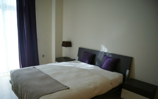 Apartamento de 3 dormitorios en  Benahavis